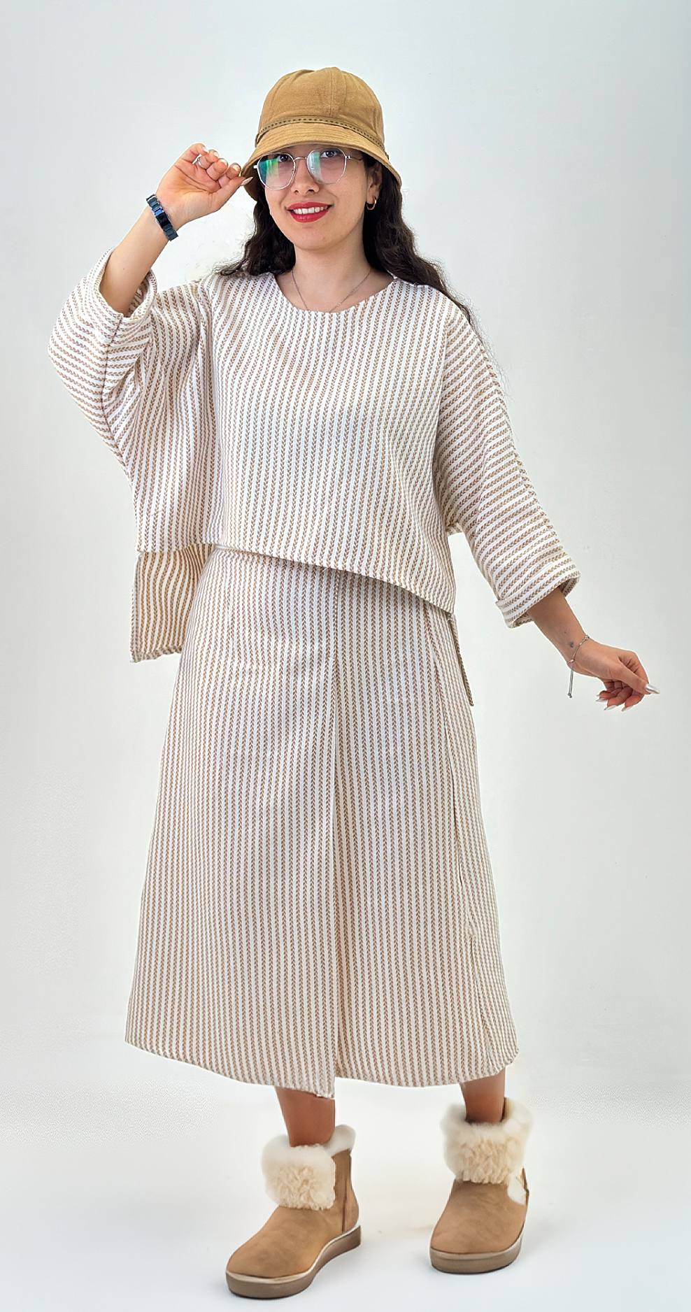 ست کراپ و دامن زنانه گندمی  جنس کشمیر فری سایز تا ۴۴